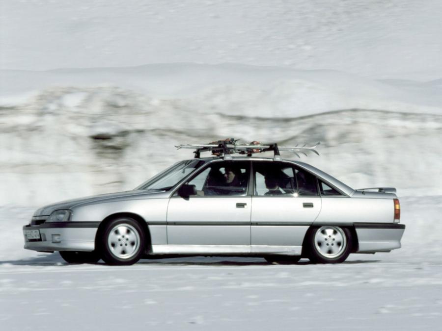  Opel Omega 3000 (A) 1987 года  (фото 20 из 29)